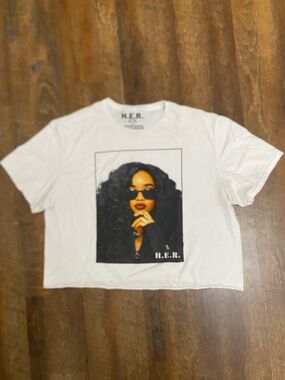 H.E.R. Women’s XL White Cotton Graphic Print Crew Neck Short Sleeve T-Shirt